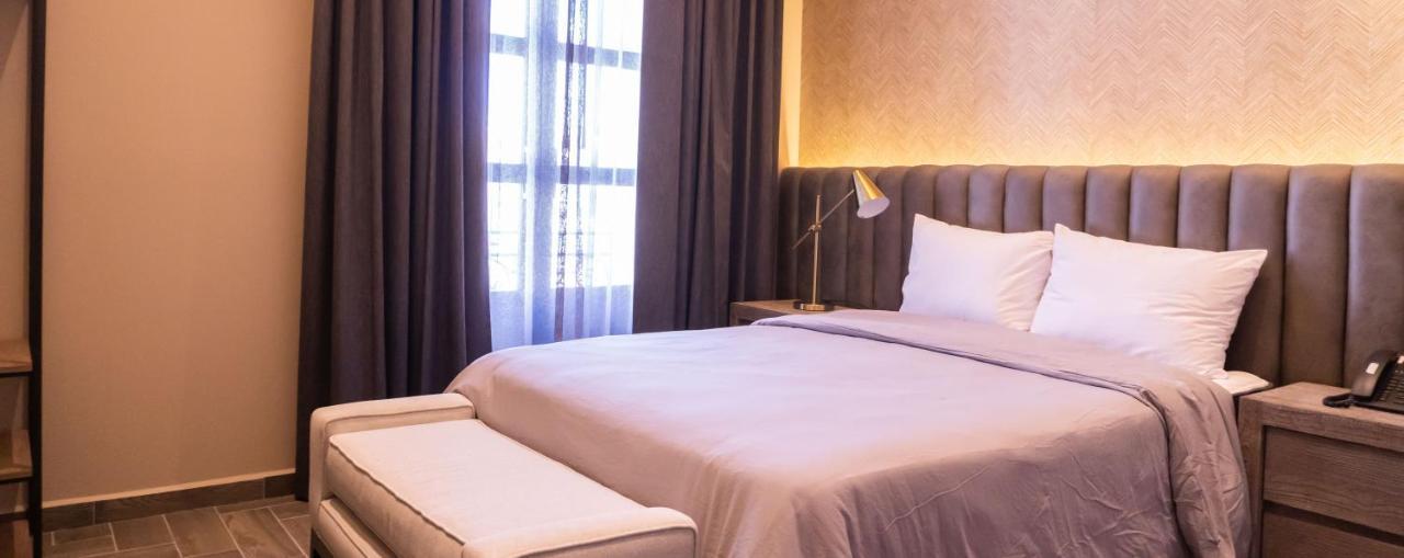 Capitalino Hotel *